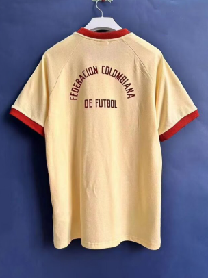 CAMISETA COLOMBIA VERSION RETRO