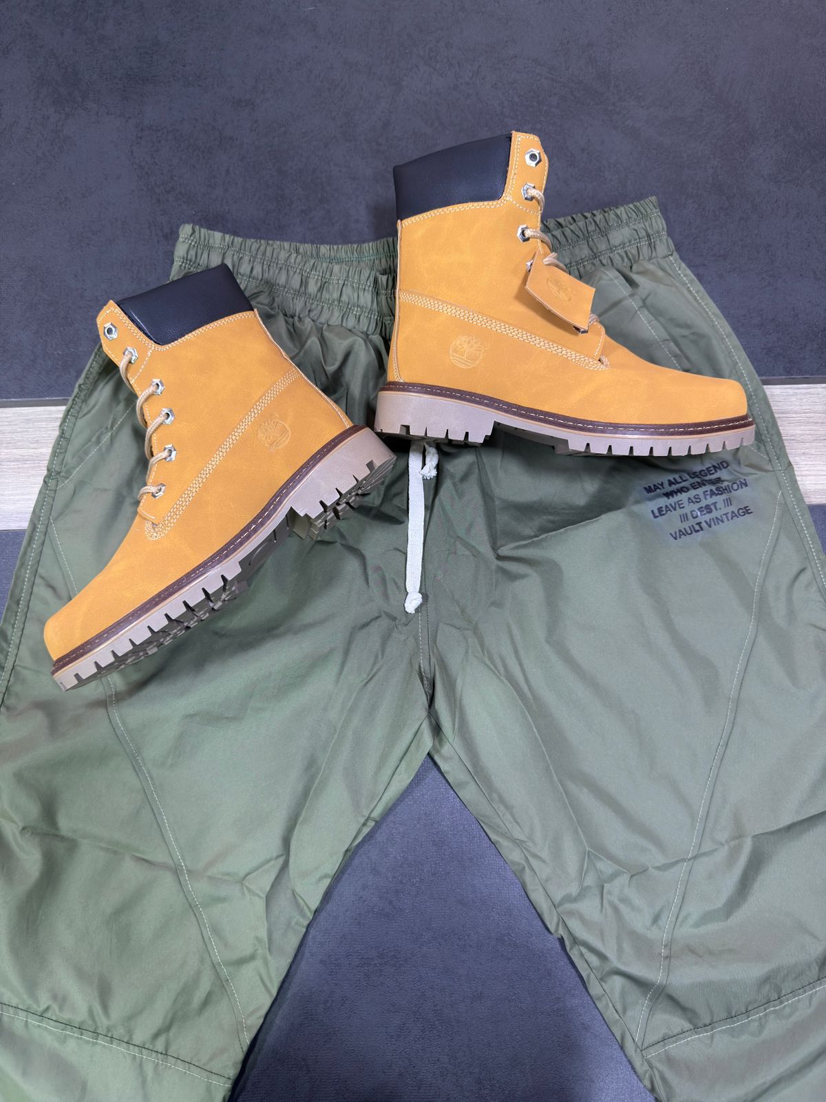 Combo Urban Trek™¡Botas que pisan fuerte. Joggers que fluyen contigo!